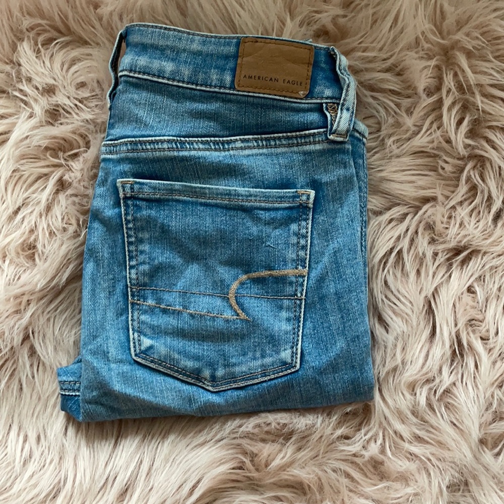 AMERICAN EAGLE OUTFITTERS JEANS